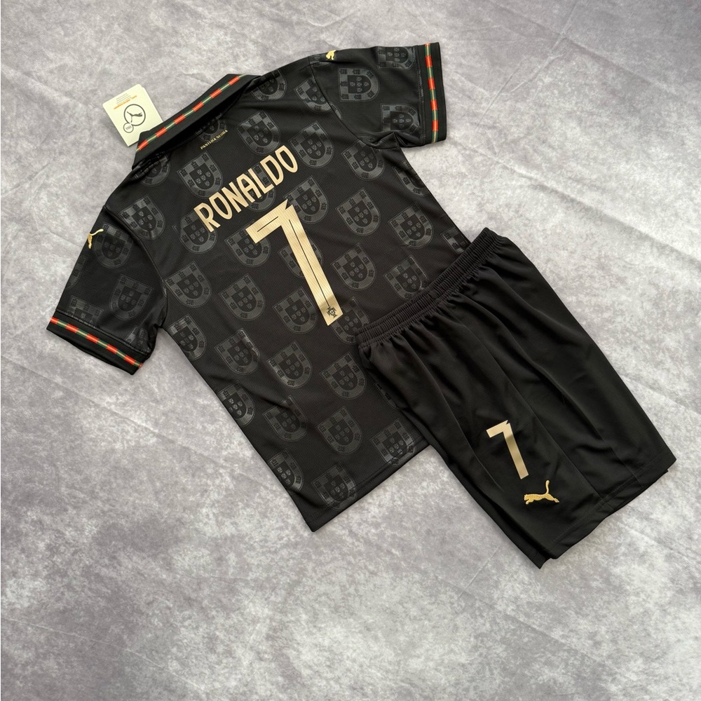 Portugal Away Set kids Ronaldo 7 - Picture 3 of 7